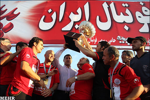 تفاوت جشن قهرمانی فوتبال در ایران و اروپا (تصاویر) | www.Alamto.com