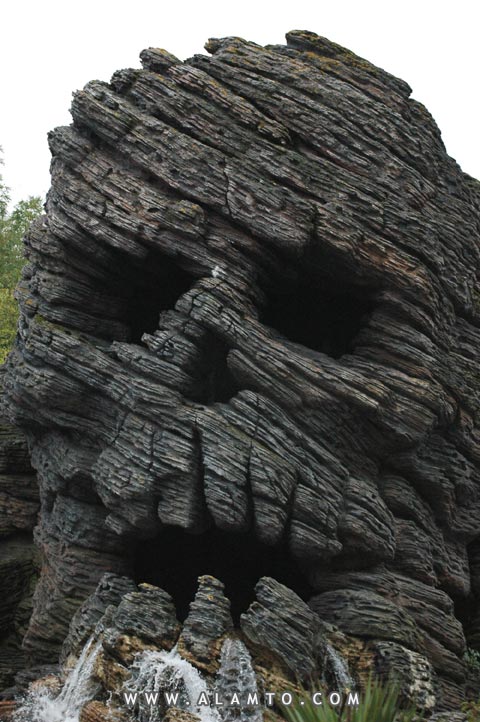 عکس از غارهایی به شکل جمجمه