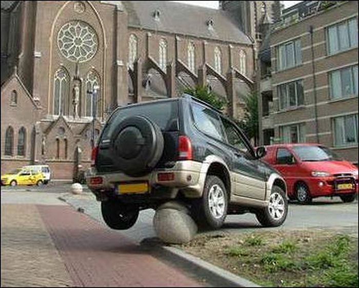 donyayekhande.com احمق ترین راننده ها در پارک کردن ماشین + عکس