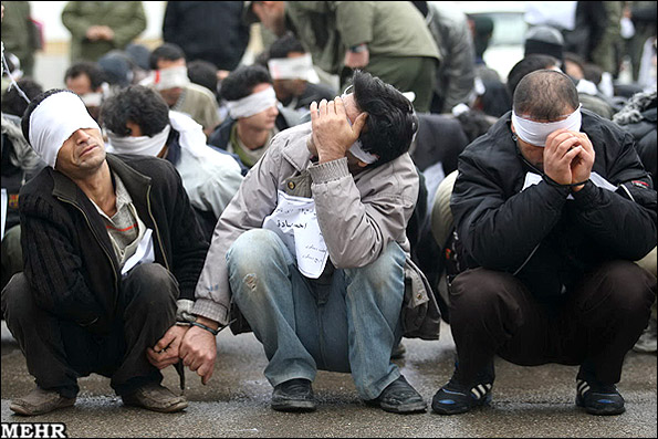 دستگیری اراذل و اوباش، معتادین و سارقین در مشهد + عکس