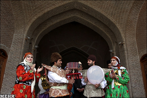 عکسای جشنواره آیینای نوروزی تو تهران